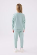 RP3499 V3 تريننج للفتيات لون فستقي فاتح قطن ثلاث خيوط خريفي - الصورة 5