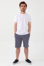 AR2046-S طقم شورت للرجال قطن بلوز لون ابيض مع شورت لون بترولي - الصورة 2