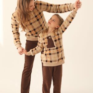 AR2604 من كولكشن العائلة طقم بيجاما بلوز فرو مع بنطال فيليز