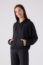 AR3110-S طقم تريننج للنساء قطعتين لون اسود