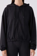 ⁦AR3110-S طقم تريننج للنساء قطعتين لون اسود⁩ - الصورة ⁦6⁩