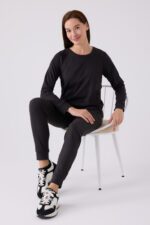 ⁦PC8925-S PIERRE CARDIN طقم تريننج للنساء قطعتين لون اسود⁩ - الصورة ⁦3⁩