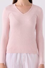 ⁦AR3120-S طقم بيجاما قطن للنساء قطعتين بلوز لون زهري مع بنطال مخطط باللونين الابيض والزهري⁩ - الصورة ⁦4⁩