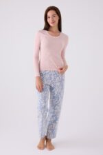 ⁦AR3121-S طقم بيجاما قطن للنساء قطعتين بلوز لون زهري مع بنطال لون ازرق⁩ - الصورة ⁦2⁩