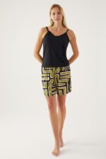 ⁦PC8819-S Pierre Cardin طقم شورت ثلاث قطع مع روب⁩ - الصورة ⁦4⁩