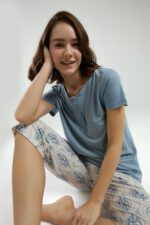 ⁦AR3258 طقم بيجاما برمودا للنساء قماشها بارد⁩ - الصورة ⁦3⁩