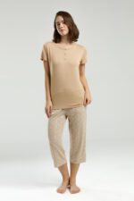 PC9002 PIERRE CARDIN طقم بيجاما للنساء برمودا قطعتين لون رملي