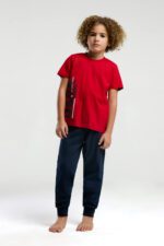 ⁦US2013 US POLO ASSN طقم بيجاما قطن قطعتين للاولاد بلوز لون احمر⁩ - الصورة ⁦2⁩