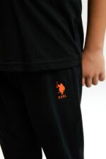 ⁦US2029 US POLO ASSN طقم بيجاما قطن قطعتين للاولاد بلوز لون اسود⁩ - الصورة ⁦3⁩