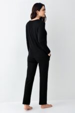 ⁦PC9116-S PIERRE CARDIN طقم بيجاما بأزرار  لون اسود قطن⁩ - الصورة ⁦3⁩