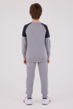 ⁦US2221 US POLO ASSN طقم للاولادقطن ثلاثة خيط لون رمادي⁩ - الصورة ⁦5⁩