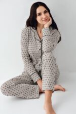 ⁦PC9103-S PIERRE CARDIN طقم بيجاما بأزرار انيق⁩ - الصورة ⁦2⁩