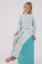 US2328US POLO ASSN طقم بيجاما دافئ للبنات لون فستقي