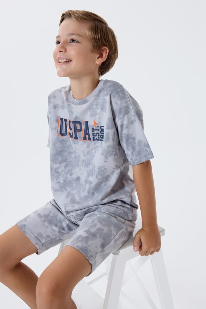 US2438 USPA طقم شورت للاولاد قطن قطعتين لون رمادي فاتح